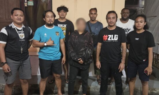 Tampak pelaku PP (17) saat diamankan di Polres Jayapura. (Foto: Ist)