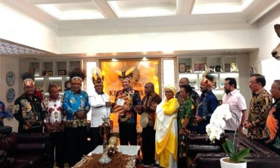 Asosiasi MRP se-Wilayah Papua saat bertemu Ketua MPR RI, Bambang Soesatyo di Jakarta untuk menyampaikan aspirasi orang asli Papua, Rabu (29/5/2024). (Foto: Dok Sekretariat MRP)