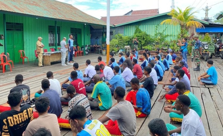 Sebanyak 89 calon anggota Paskibraka 2024 yang berasal dari lima SMA/SMK di Kabupaten Asmat mengikuti tahapan seleksi. (Foto: Elgo Wohel/Seputarpapua)