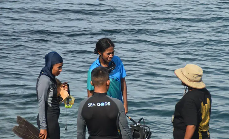 Atlet Selam Papua berlatih di pantai dok 2 Jayapura. (Foto: POSSI Papua)