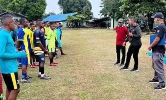 Proses seleksi atlet cabor sepakbola PPLP Papua Selatan. (Foto: Dok Disporaparekraf Papua Selatan)