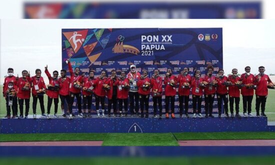Tim sepakbola putri Papua saat meraih emas di PON XX. (Foto: Dok KONI Papua)