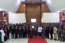Foto bersama Pj Gubernur Papua Tengah, Ribka Haluk bersama pejabat yang dilantik. (Foto: Humas Pemprov Papua Tengah)