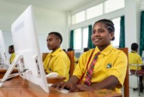 Anak-anak mengikuti pembelajaran dari Sekolah Asrama Taruna Papua (SATP). PTFI bersama Yayasan Pemberdayaan Masyarakat Amungme dan Kamoro (YPMAK) mendirikan SATP pada 2007. (Foto: PT Freeport Indonesia)