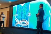 GM PSBS Biak Deddy Wibowo dan manajer Jimmy Kapisa. (Foto: Vidi/Seputarpapua)