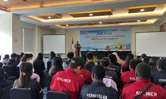 Para siswa dan alumni mengikuti Job Fair SMK Filadelfia Mimika. (Foto: Anya Fatma/Seputarpapua)