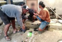 Pengedar Narkoba Berinisial RM yang ditangkap oleh Satresnarkoba Polres Mimika di Jalan Serui Mekar, Jumat 30 Agustus 2024. (Foto: Satresnarkoba Polres Mimika)