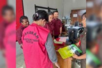 Tersangka VP saat memenuhi panggilan Penyidik Kejati Papua. (Foto: Dok Kejati Papua)