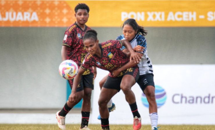 Sepakbola putri saat bertanding. (Foto: Humas KONI Papua)