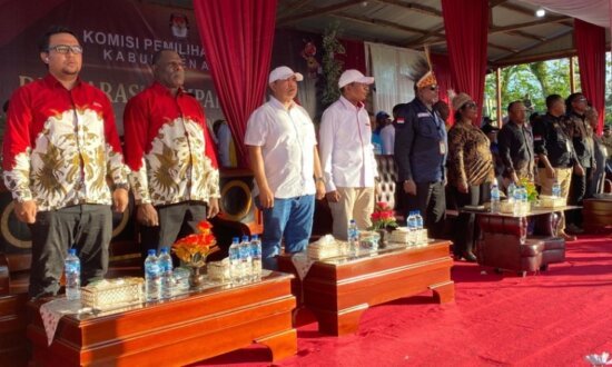 KPU Asmat mendeklarasikan kampanye damai bersama paslon dalam pemilihan bupati dan wakil bupati Kabupaten Asmat tahun 2024. (Foto: Elgo Wohel/ Seputarpapua)