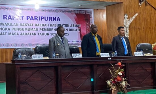 DPRD Kabupaten Asmat, Provinsi Papua selatan menggelar rapat paripurna pengumuman pemberhentian Bupati Asmat masa jabatan 2020-2025. (Foto: Elgo Wohel/ Seputarpapua)