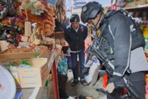 Anggota kepolisian saat tiba di lokasi Tempat Kejadian Perkara (TKP) penembakan di Lanny Jaya. (Foto: Humas Polda Papua)