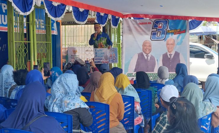 Cawabup Mimika Periode 2024-2029 Yusuf Rombe saat menyampaikan visi-misinya di depan Relawan Muslim AIYE, di Jalan Yos Sudarso, Kamis (10/10/2024). (Foto: Tim Media AIYE)