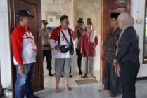 Penjabat (Pj) Bupati Mappi, Michael R .Gomar saat melakukan kunjungan ke Masjid Nurul Hidayah. (Foto: Dok Humas Pemkab Mappi)