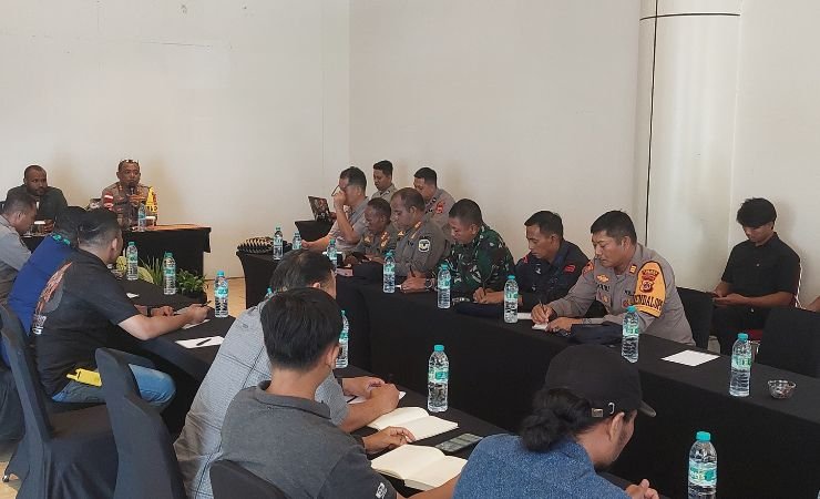 Suasana rapat tertutup yang digelar di Hotel Horison Ultima Mimika, Sabtu (16/11/2024). (Foto: Fachruddin Aji/Seputarpapua)