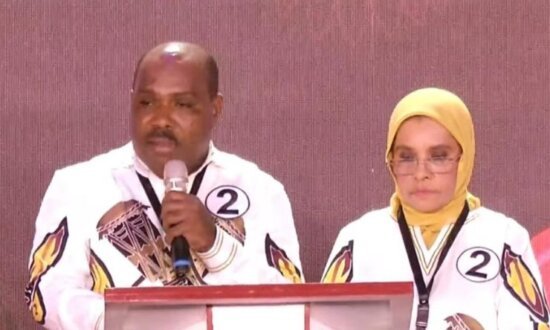 Tangkap layar kanal Youtube Metro TV saat pasangan MP3 menyampaikan visi-misi dalam debat Cabup-Cawabup Mimika 2024. (Foto: Fachruddin Aji/Seputarpapua)