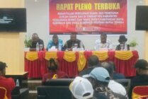 Komisi Pemilihan Umum (KPU) Kabupaten Puncak melaksanakan Rapat Pleno Terbuka Rekapitulasi Hasil Perhitungan Perolehan Suara di Hotel Mahavira Nabire (Foto: Christian Degei/Seputarpapua)