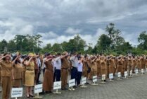 Pegawai Pemkab Mimika mengikuti apel pagi. (Foto: Anya Fatma/Seputarpapua)