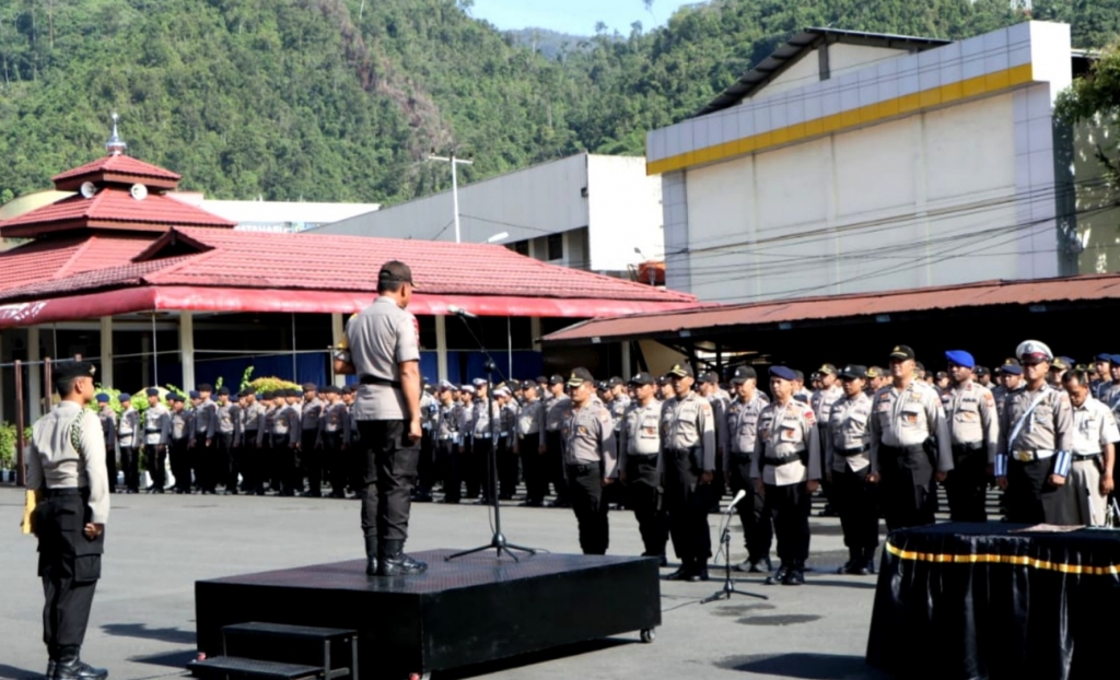 1.079 Anggota Polda Papua Naik Pangkat