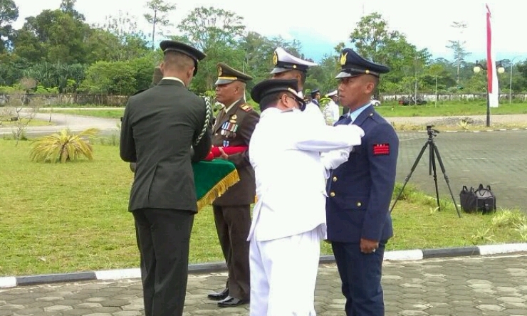 HUT TNI, Tiga Prajurit Terima Penghargaan Satya Lencana