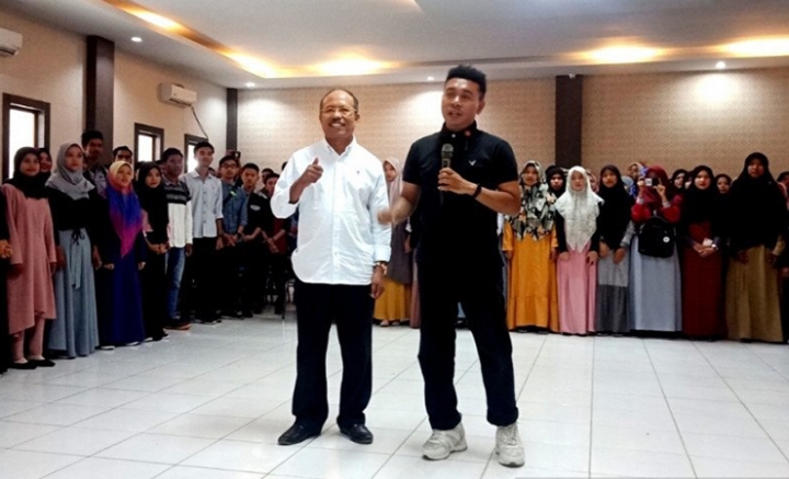 Stafsus Presiden Billy Mambrasar Beri Kuliah Umum di Universitas di Aceh
