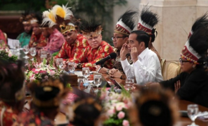 Jokowi Janji 1.000 Sarjana Papua Bekerja di BUMN dan Perusahaan Besar