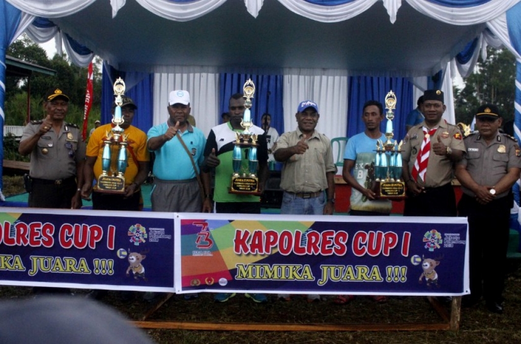 Dua Putra Juarai Kejuaraan Bola Voli Kapolres Cup I di Mimika