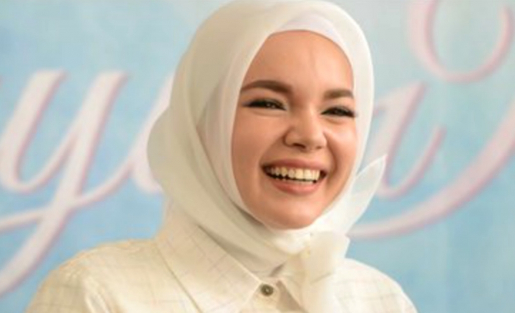 Gaya Hidup Sehat Ala Dewi Sandra Saat Ramadan