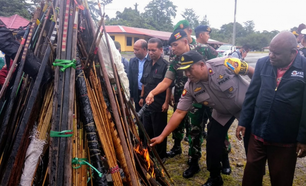 Bawa Alat Perang dan Sajam di Jalanan, Polisi Langsung Tangkap