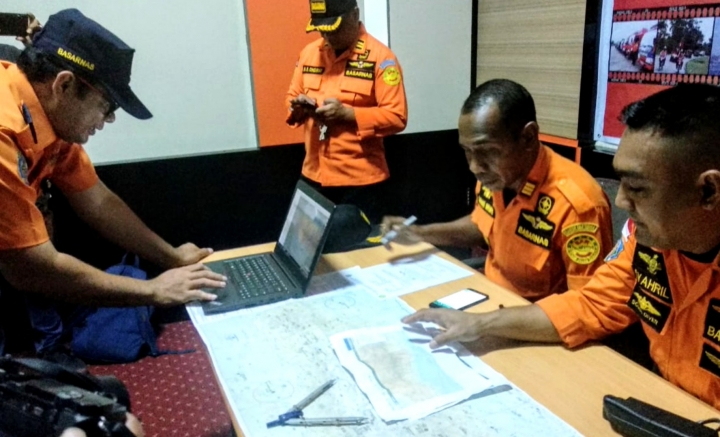 Dihadang Kabut, Tim Pencari Pesawat Hilang Kembali ke Timika