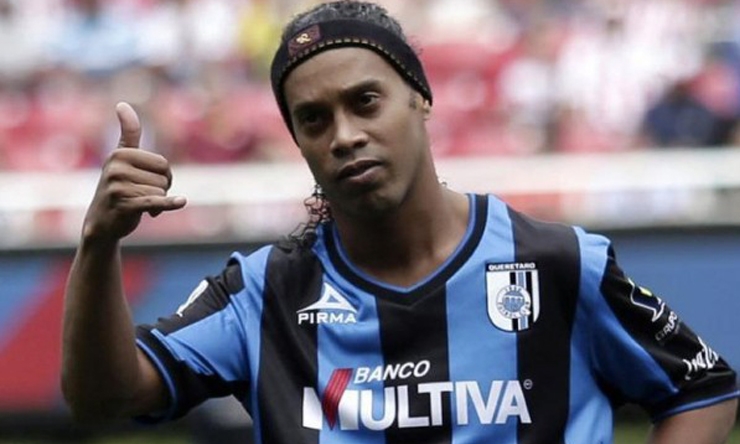 Ronaldinho dan Luis Figo Berlaga di Ningxia