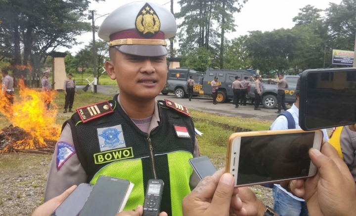 Kasatlantas: Mobil 'Pick Up' Angkut Penumpang Didenda Rp250 Ribu