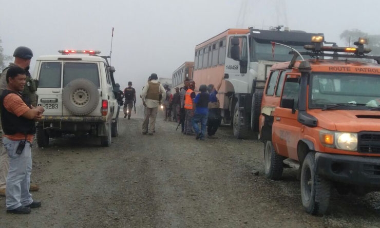 Penembakan,  28 Bus Karyawan Freeport dan Trailer Kembali ke Gorong-gorong