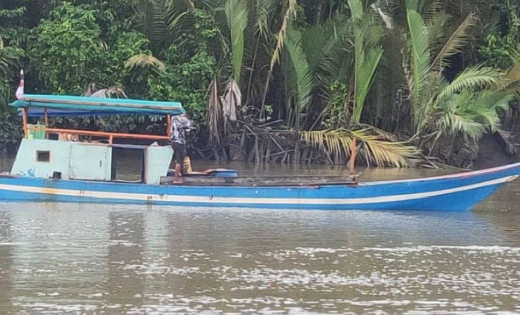 Tak Kantongi Izin, Kapal Pengangkut BBM Diamankan Polda Papua Barat