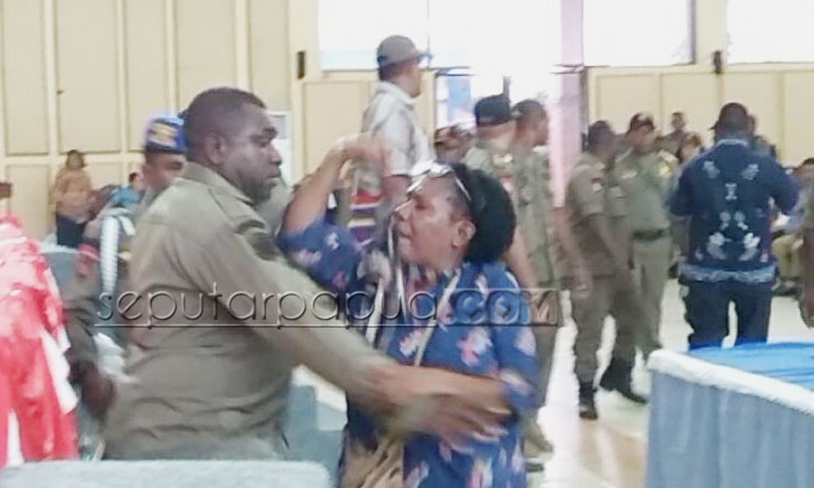 ASN Amungme dan Kamoro Protes Pelantikan Pejabat